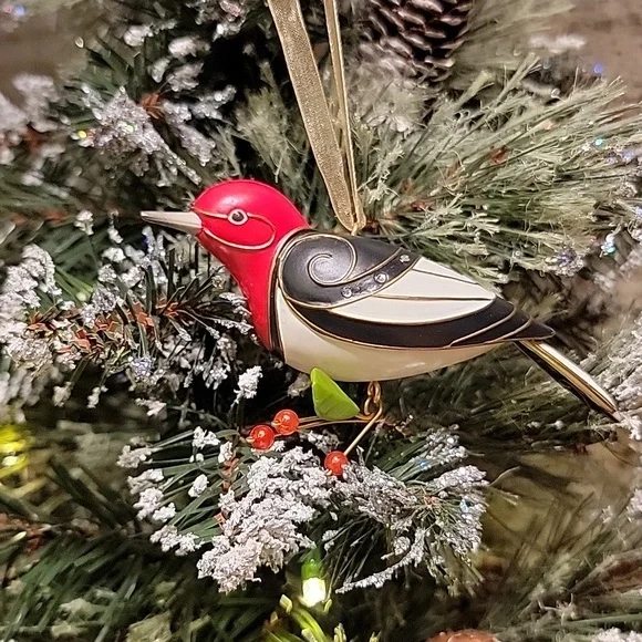 hallmark red-headed woodpecker 5th in series 2009 ornament - Picture 1 of 5